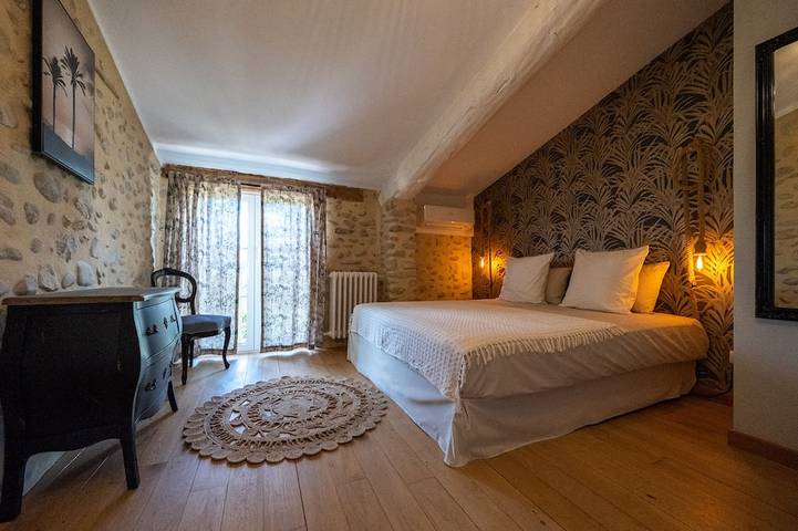 Gîte pour 4 personnes, avec jardin et jacuzzi ainsi que terrasse et piscine à Les Mées - 3