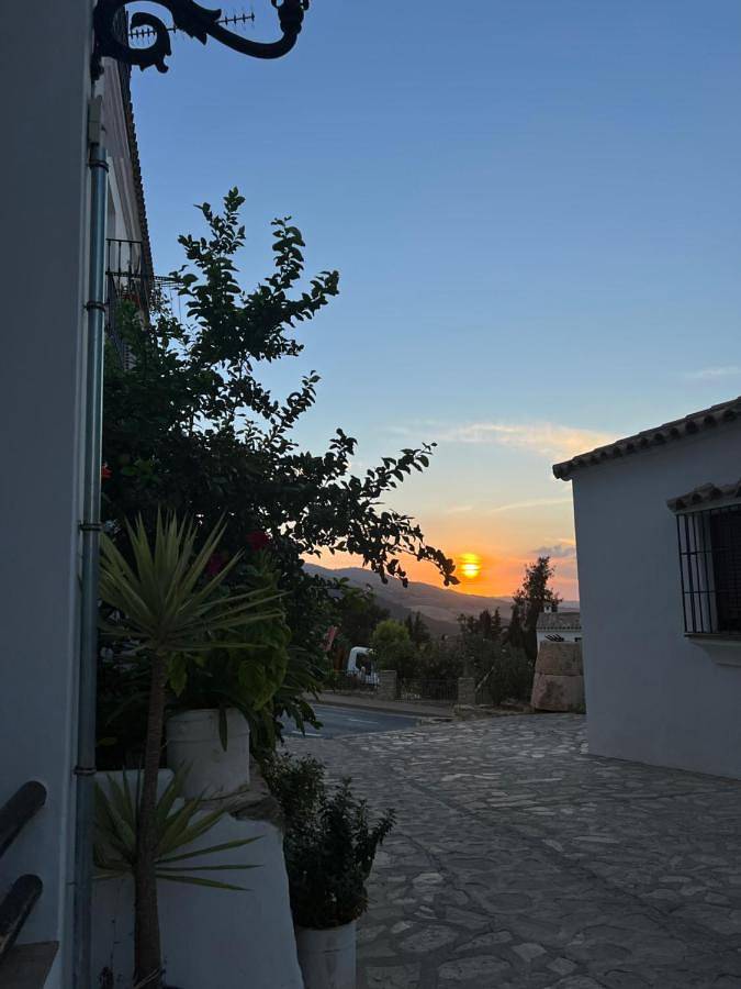 Gîte pour 8 personnes, avec vue et terrasse à Zahara de la Sierra - 2