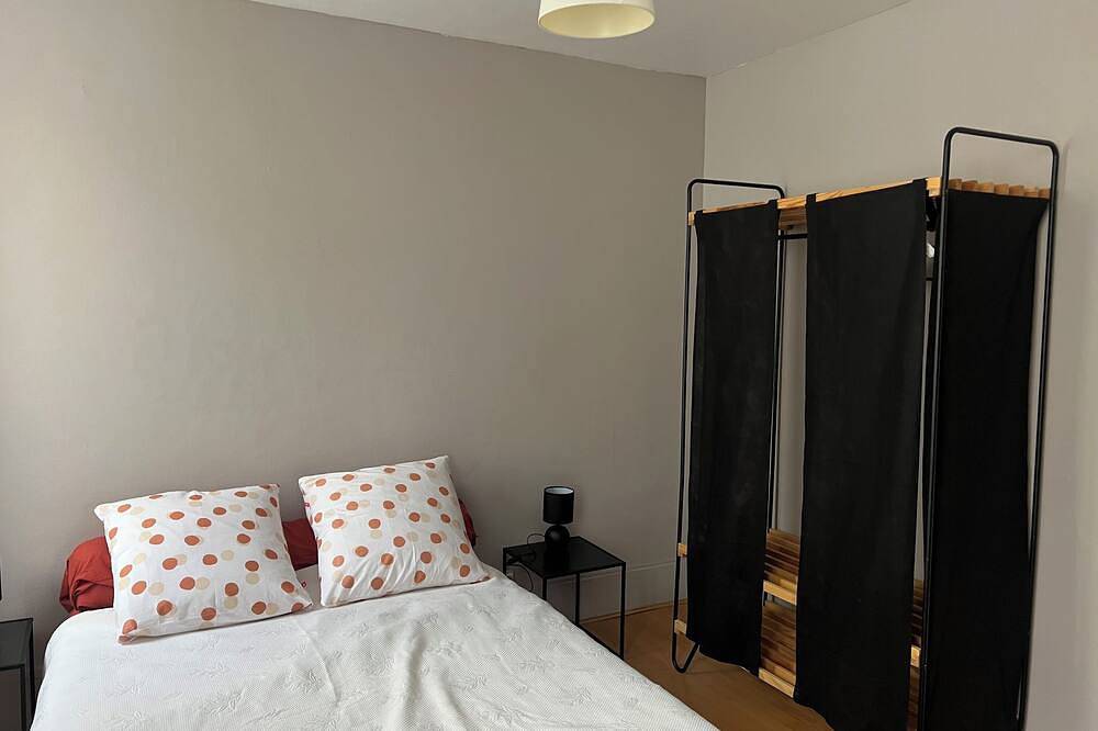 Apartamento entero, Attractive 2-room apartment in historic center of Issoire in Issoire, Macizo Central