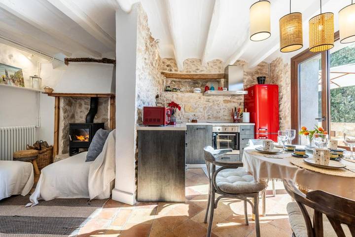 Casa rural para 8 personas, con jardín y vistas en La Riera