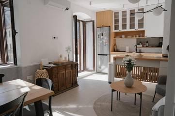Gîte pour 8 personnes, avec terrasse et vue à Kotor