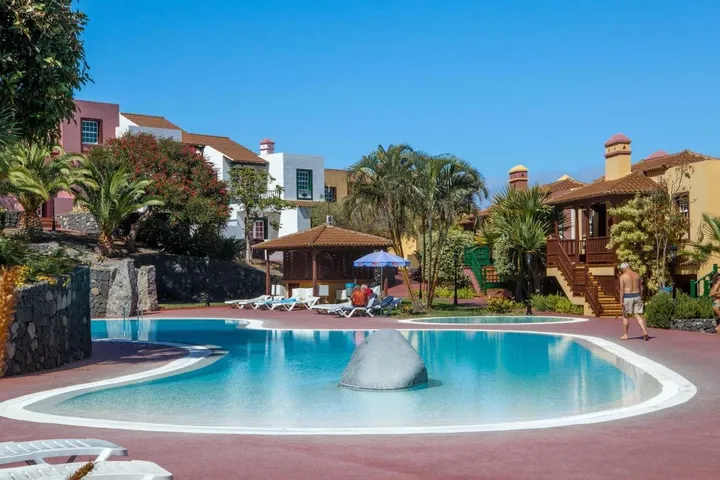 Apartamento de vacaciones para 3 personas, con piscina y jardín - 1