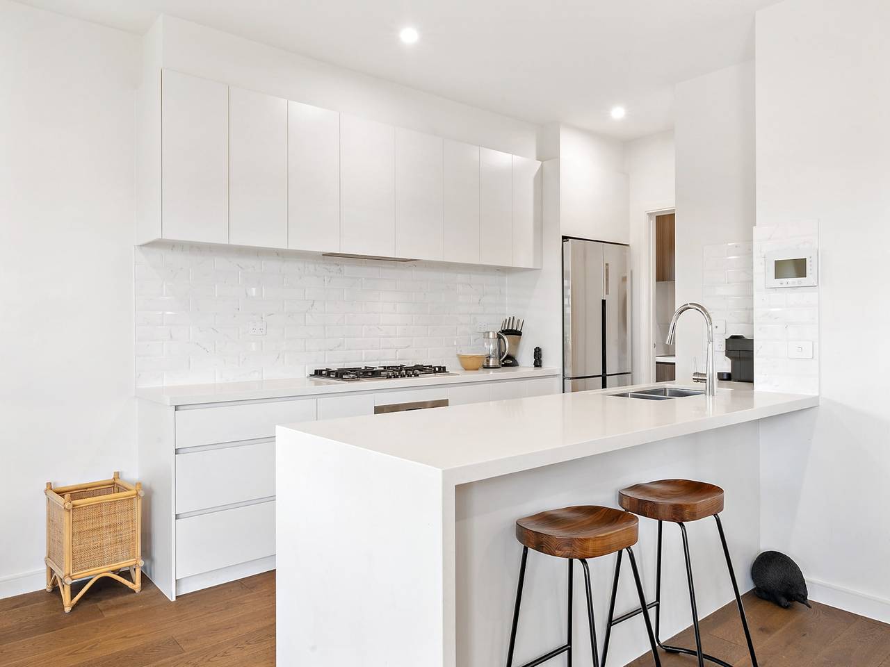 Entire apartment, Bright 2-Bed Glenroy Home with Courtyard in Melbourne, Victoria