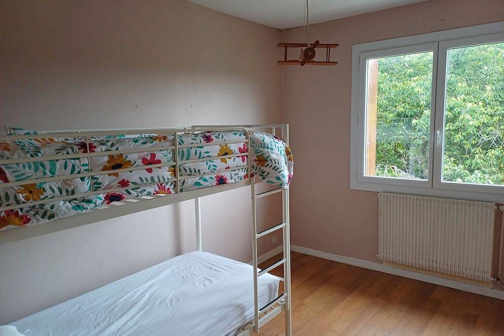 Grande Maison 4 ch Superbe vue in Orbeil, Parque Natural Regional Livradois-Forez