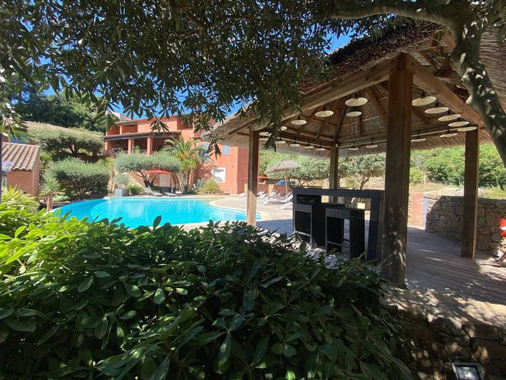 Chambre d’hôte pour 2 personnes, avec jardin ainsi que jacuzzi et piscine dans le Var - 4