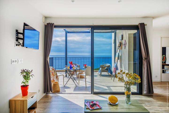 Appartement de vacances pour 4 personnes, avec piscine ainsi que jardin et vue, animaux acceptés
