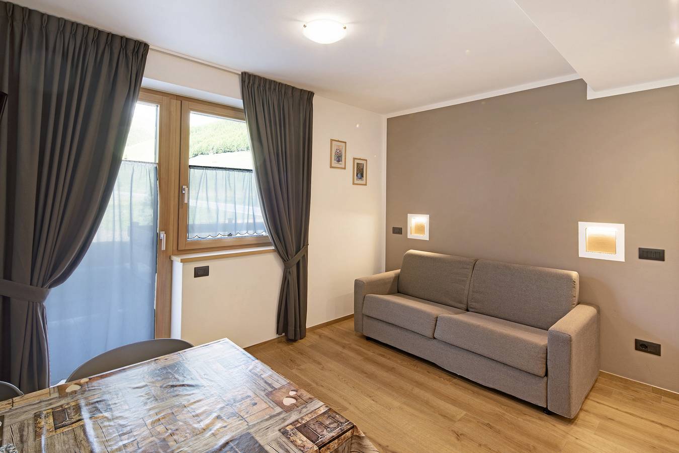 Apartamento entero, Apartamento "Federia Casa Campacc" con vistas al lago, jardín, terraza y Wi-Fi in Livigno (Town), Livigno