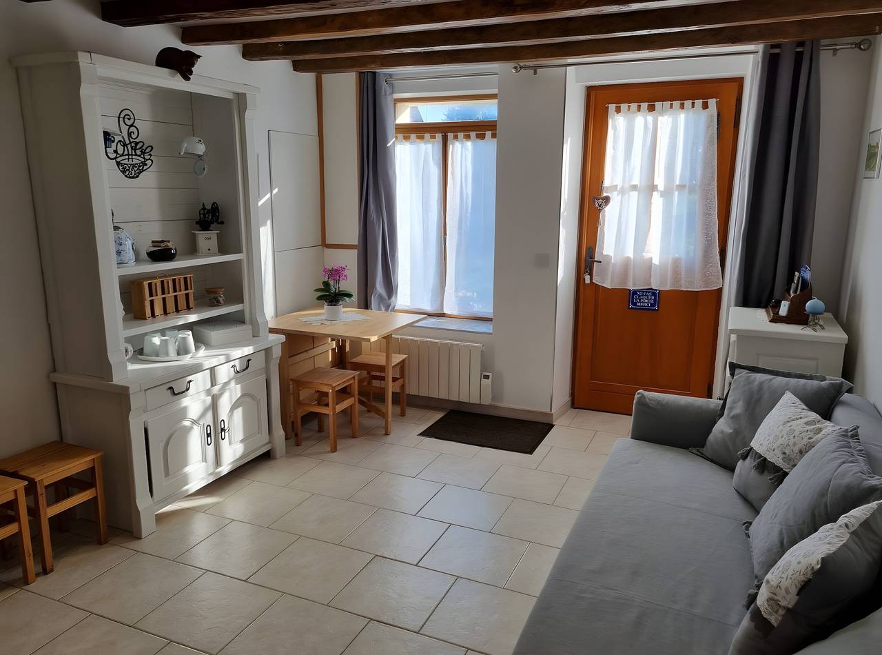 Chambre d’hôtes « La Magaudière - La Laiterie » avec terrasse, jardin et Wi-Fi in Châtillon-sur-Cher, Région de Romorantin-Lanthenay