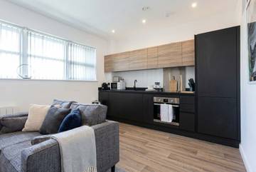 Vacation Rental for 4 Guests in Bolton, Greater Manchester, Picture 4