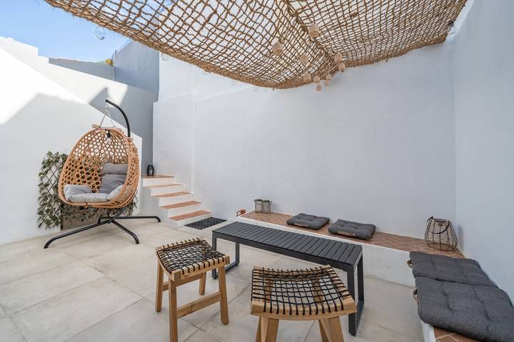 Casa tipica dell'Algarve con patio e terrazza, 2 camere, vicino alle spiagge in Parchal, Estômbar e Parchal