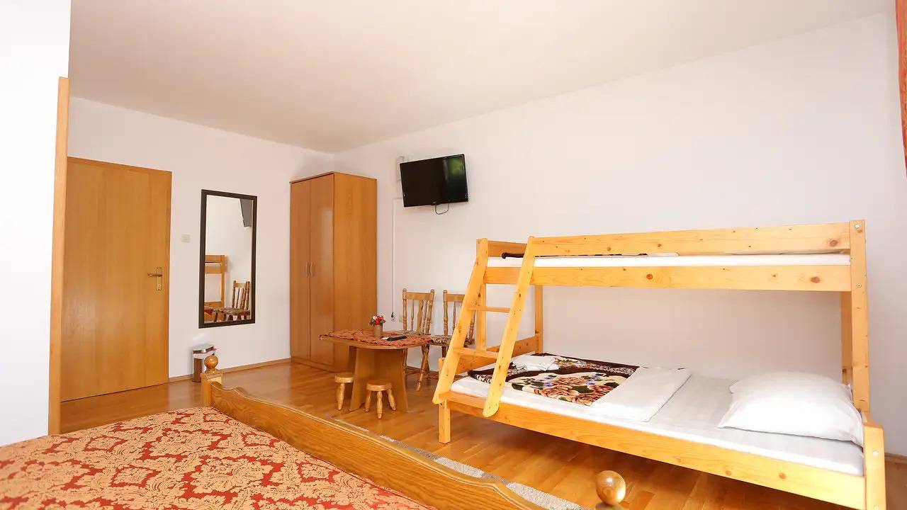 Chambre pour 4 personnes in Rudanovac, Lacs de Plitvice