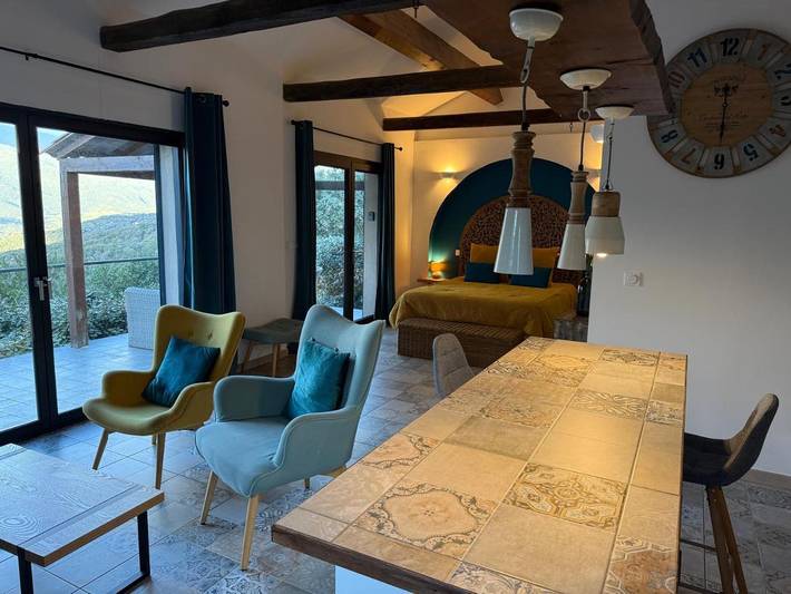 Location de vacances pour 2 personnes, avec jardin ainsi que vue et terrasse à Viggianello - 4
