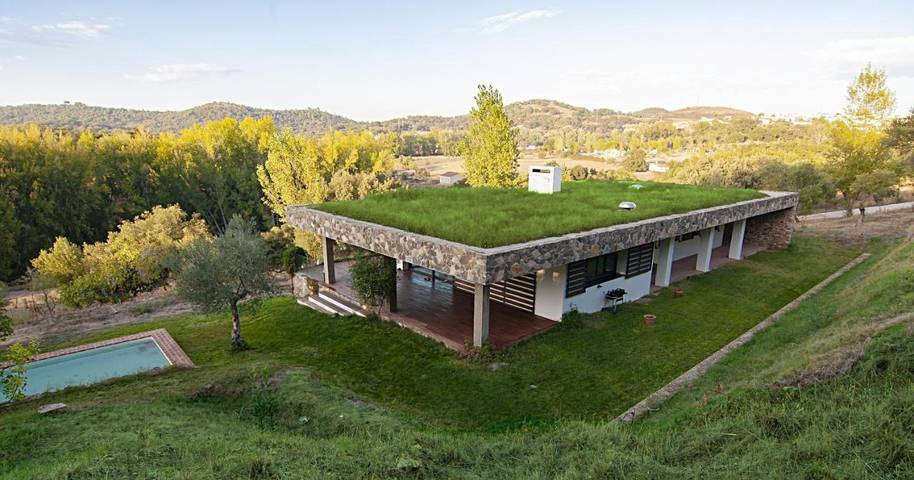 Casa rural para 14 personas, con Balcón y Terraza además de Jardín y Piscina en Cortegana