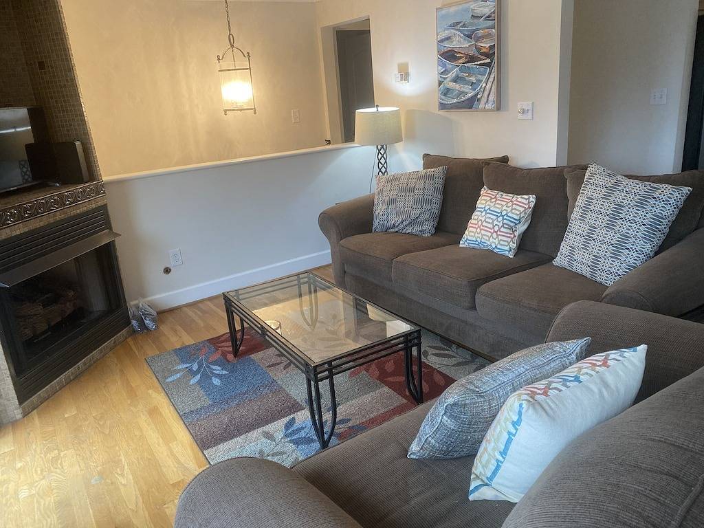 Lakefront w/ Dock, Pet-Friendly, Sleeps 6 – Smith Mountain Lake in Smith Mountain Lake