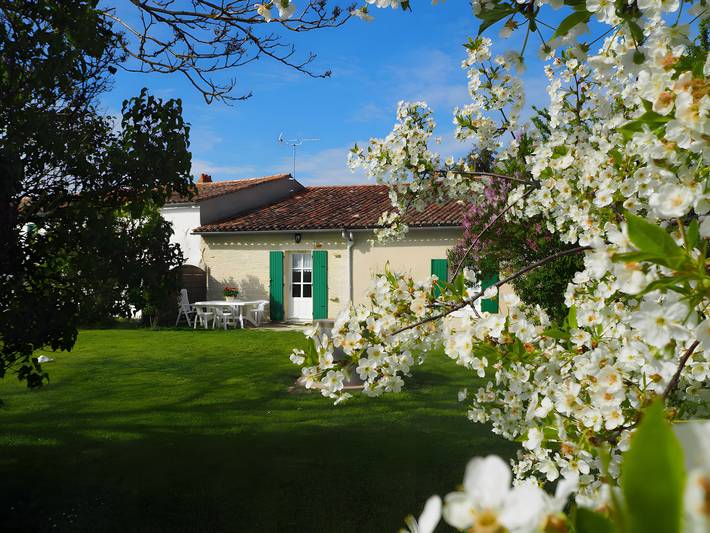 Location de vacances pour 6 personnes, avec jardin, animaux acceptés à Saint-Hilaire-la-Palud - 2