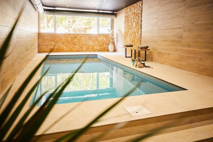 Gîte pour 32 personnes, avec jardin et piscine ainsi que sauna et vue, animaux acceptés à La Forge - 2