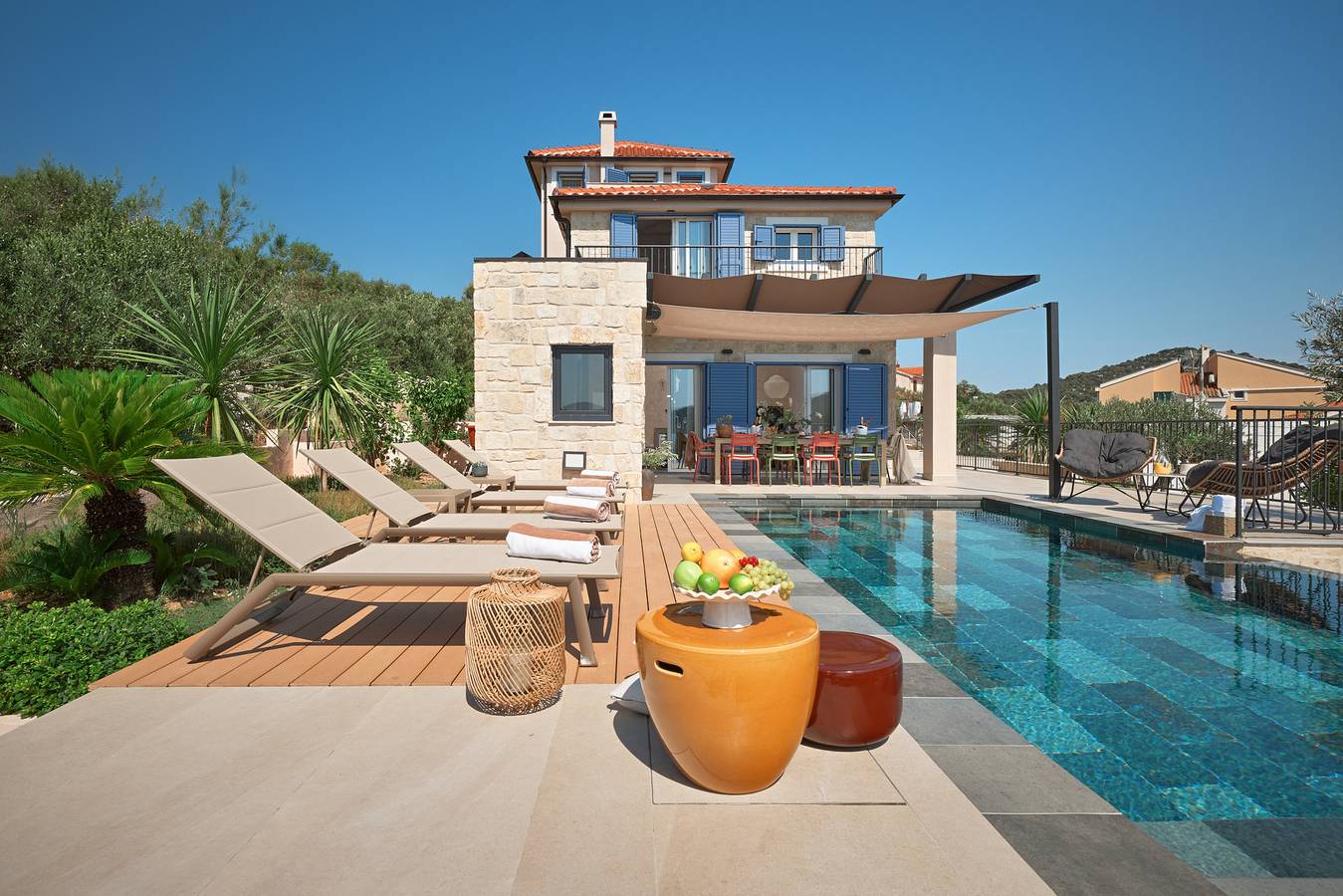 Luxury Seafront Villa Kaprije Šibenik with pool in Dalmatinische Inseln
