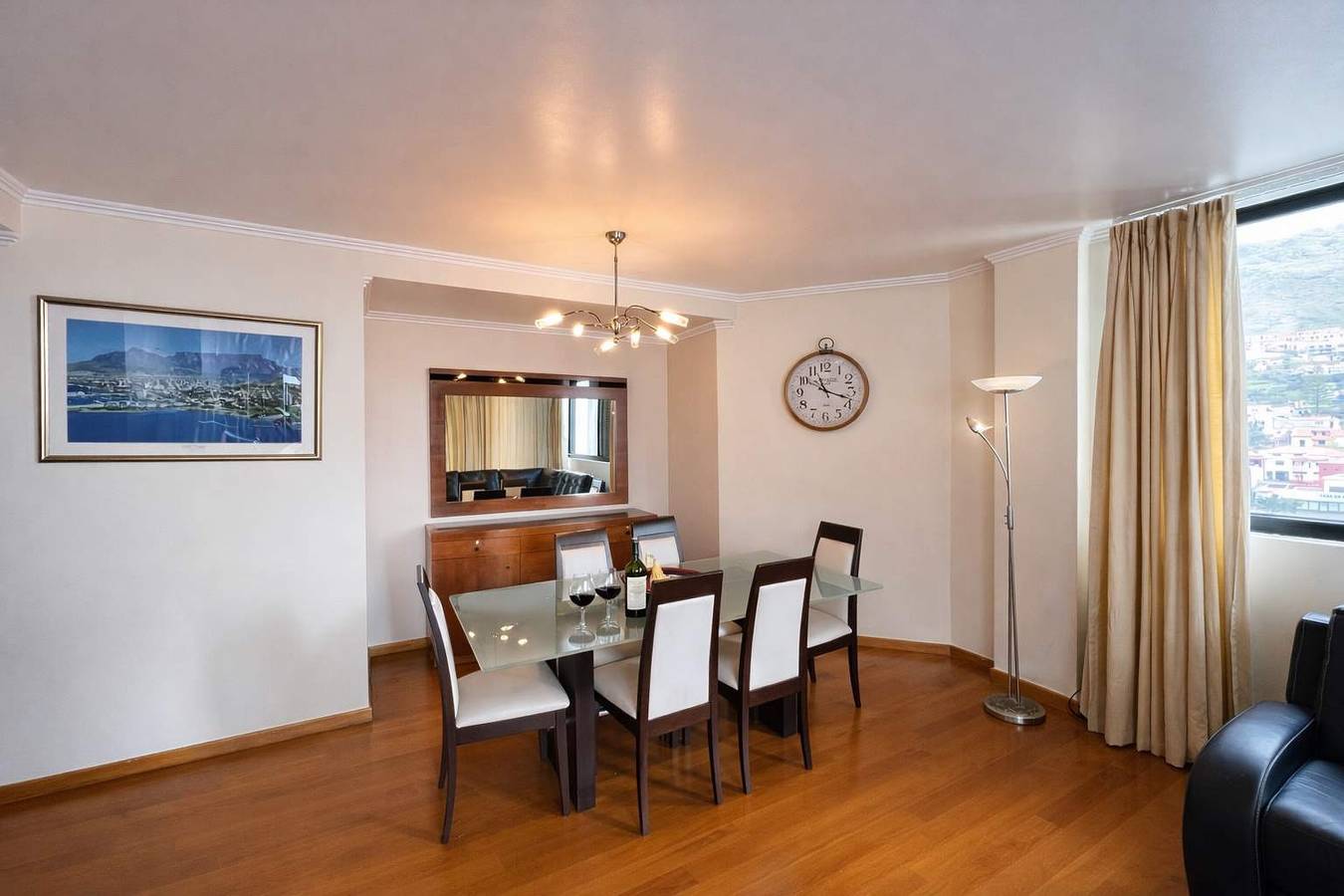 Apartamento inteiro, Apartamento de férias para 4 pessoas com jardim in Machico, Madeira