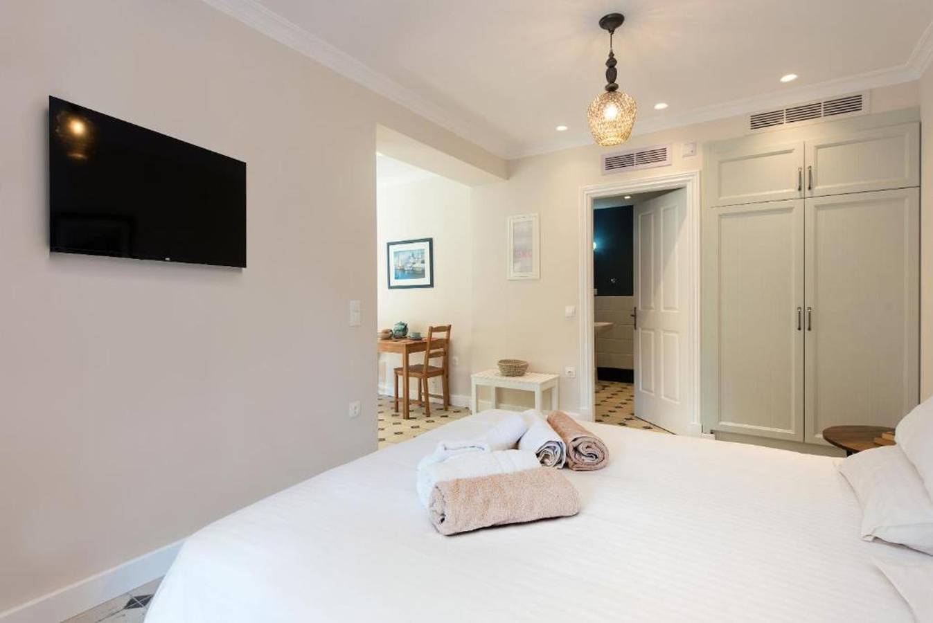 Entire studio, Studio Apartment - Nancy Suites in Kassiopi, Corfu