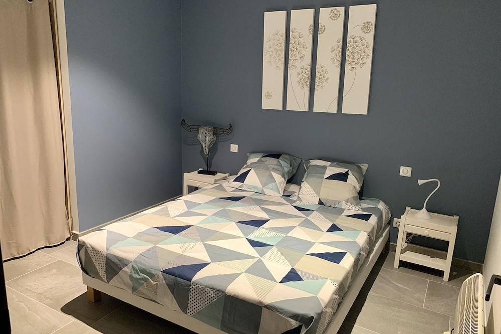 Appartement entier, Gite jacuzzi piscine Camargue freewifi in Bellegarde, Région de Nîmes