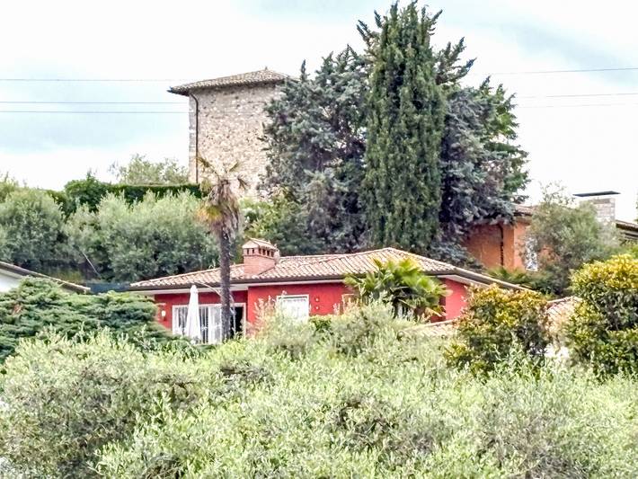 Bungalow per 8 persone, con Terrazza e Piscina a Bardolino