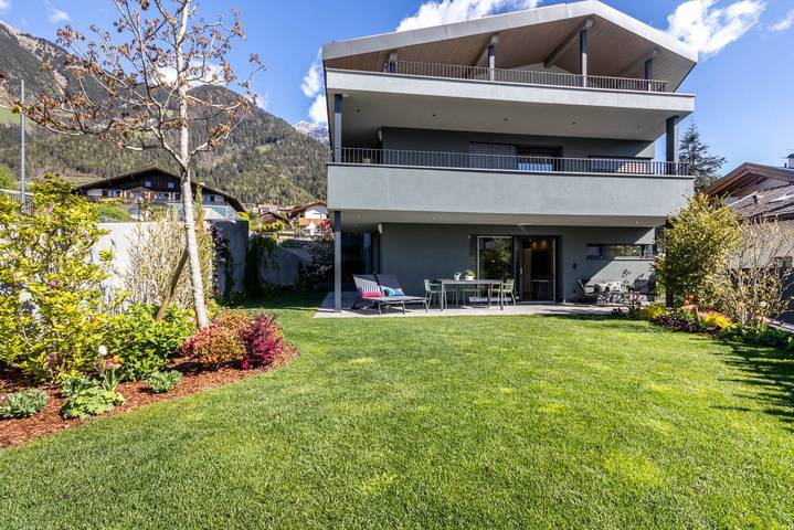 Ferienwohnung für 4 Personen, mit Balkon/Terrasse und Garten im Dorf Tirol