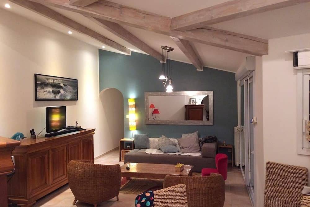 Le Mas des Pins nestled in the heart of the Nîmes pine forests in Nîmes, Nimes region