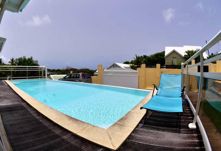 Gîte pour 2 personnes, avec piscine ainsi que jardin et vue dans Plage de Petit-Havre