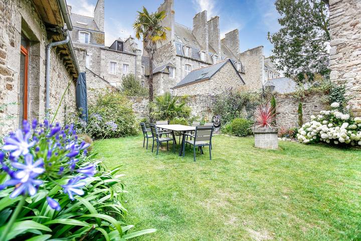 Location de vacances pour 12 personnes, avec terrasse et jardin à Dinan - 3