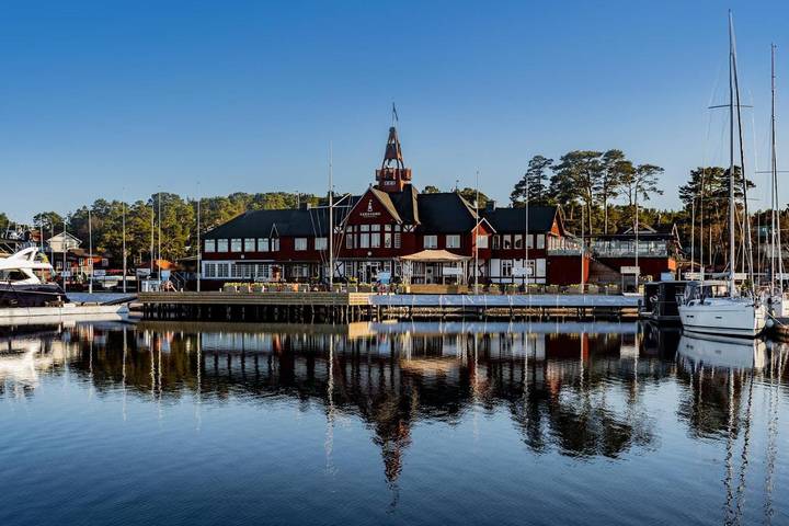 Hôtel pour 3 personnes, avec sauna ainsi que jacuzzi et piscine, animaux acceptés à Sandhamn