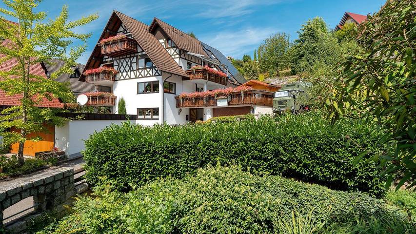 Ferienwohnung für 4 Personen, mit Garten und Balkon in Sasbachwalden