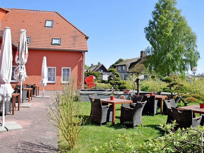 Hotel für 3 Personen, mit Terrasse und Garten in Lobbe - 3