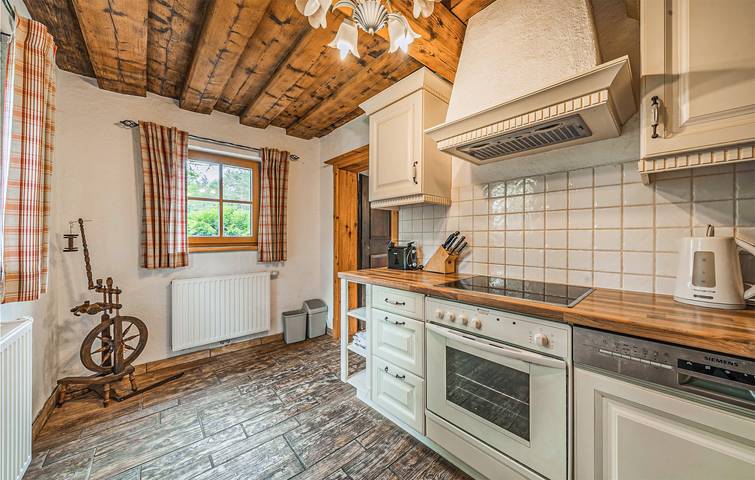 Gemütliche 2-Zimmer-Wohnung mit Terrasse, Küche und WLAN in der Nähe des Flusses Koppentraun in Gschwandt (Bad Goisern), Bad Goisern