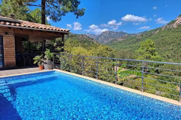 Cottage pour 6 personnes, avec terrasse et jardin, animaux acceptés dans Sainte-Lucie de Porto-Vecchio