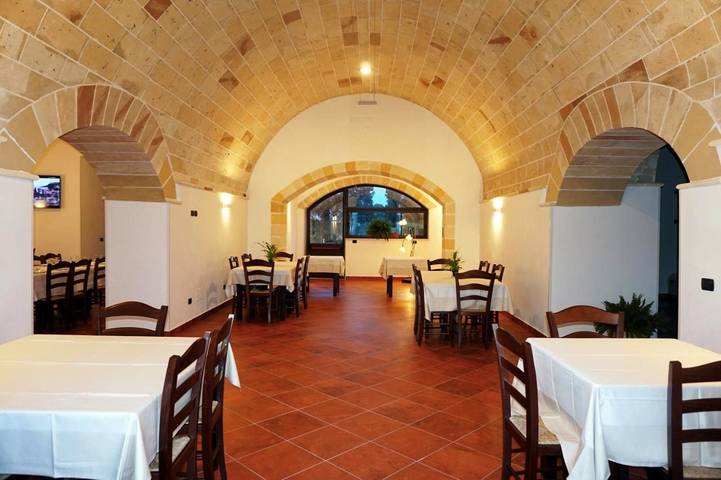 Gîte pour 4 personnes, avec vue et jardin, adapté aux familles à Copertino - 3