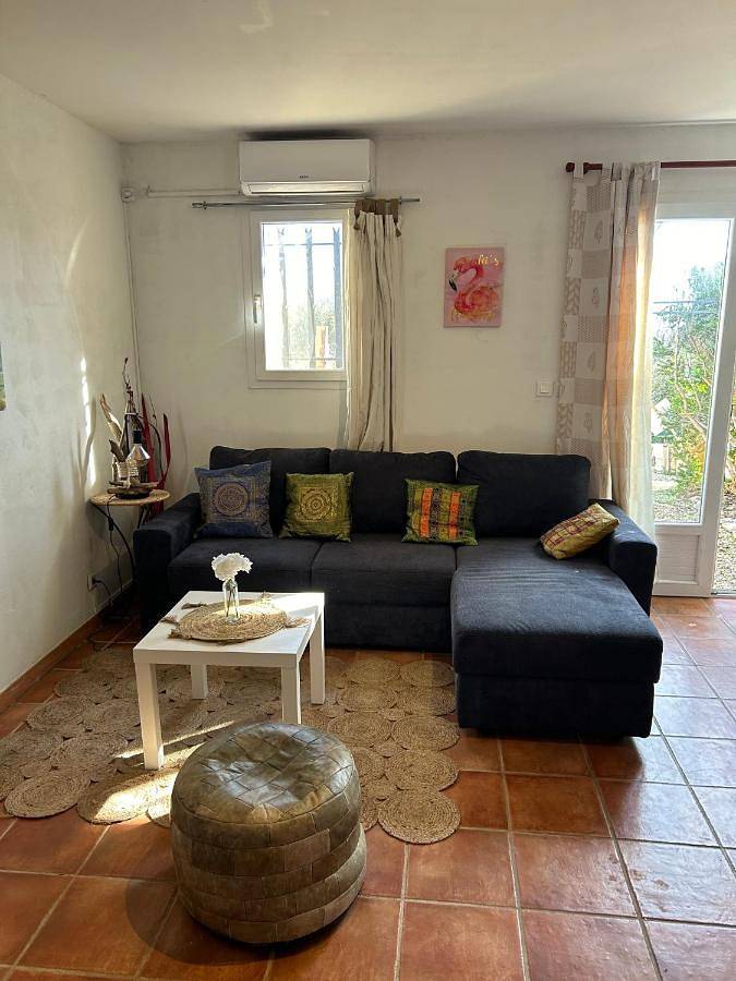 Gîte pour 4 personnes, avec piscine ainsi que jardin et vue, animaux acceptés à Bellegarde - 2