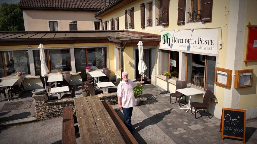 Hôtel pour 10 personnes, avec Terrasse et Vue à La Côte-aux-Fées