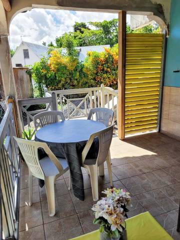 Gîte pour 4 personnes, avec terrasse à Baie-Mahault