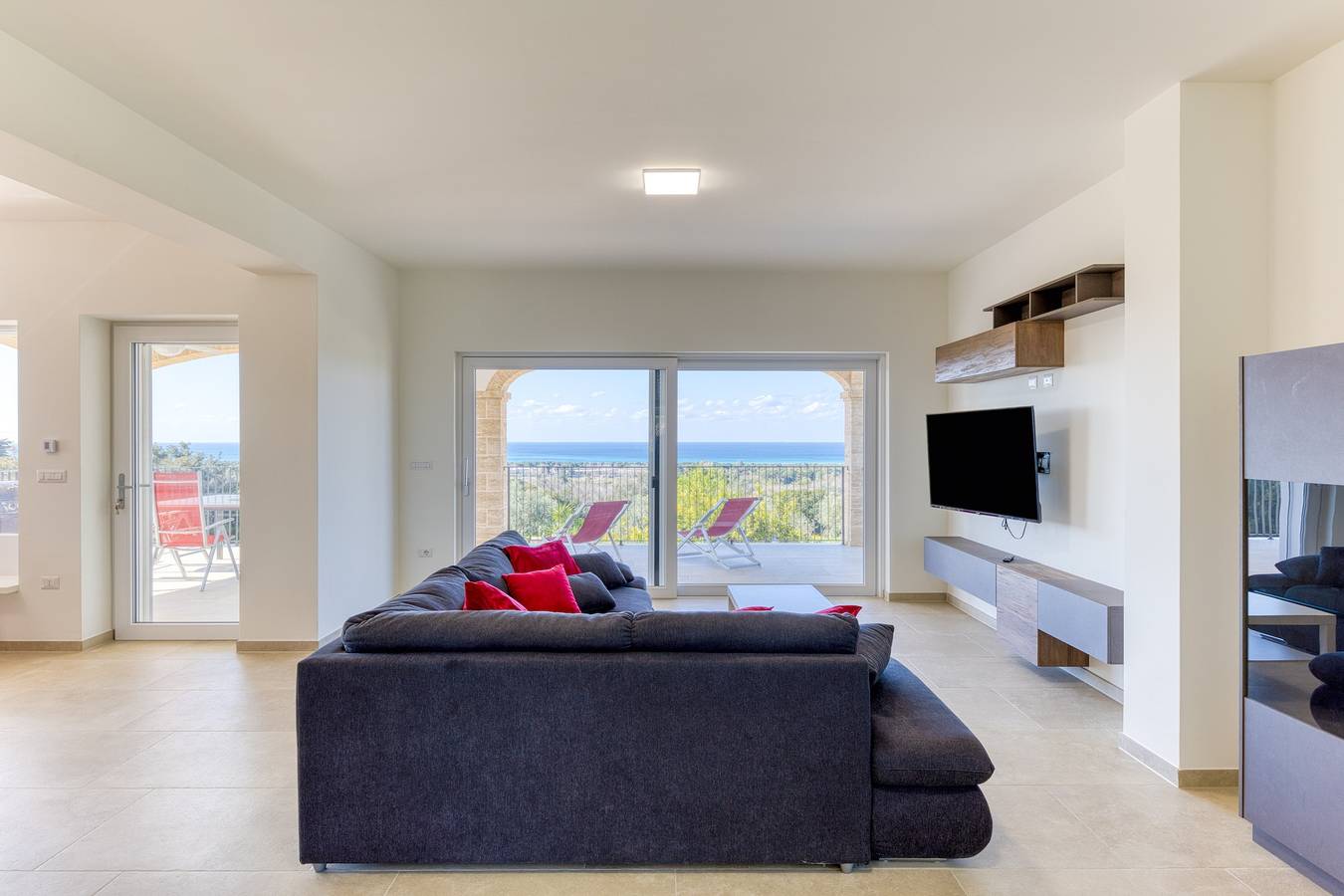 Ganze Wohnung, Apartment 'Bianca' mit Meerblick, Wlan und Klimaanlage in Ugento, Golf von Tarent