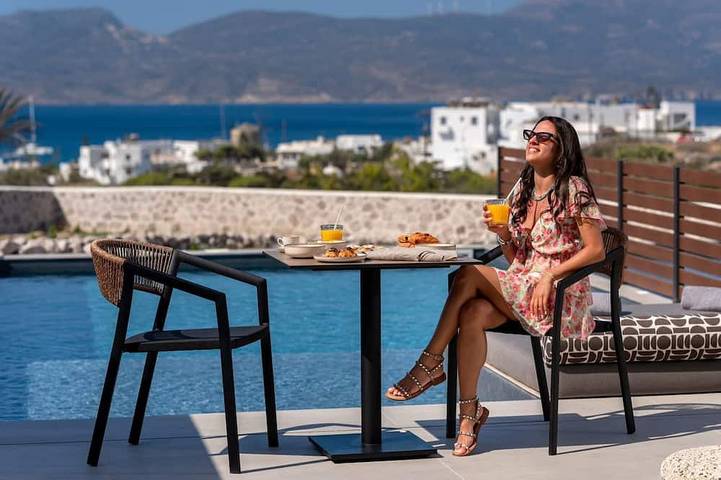 Vacation rental for 3 people, with terrace in Milos