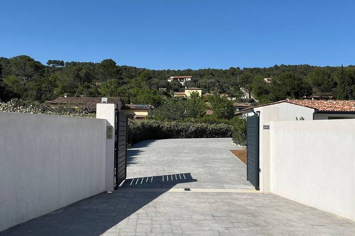 Location de vacances pour 6 personnes, avec terrasse et jardin, animaux acceptés à Figanières - 4
