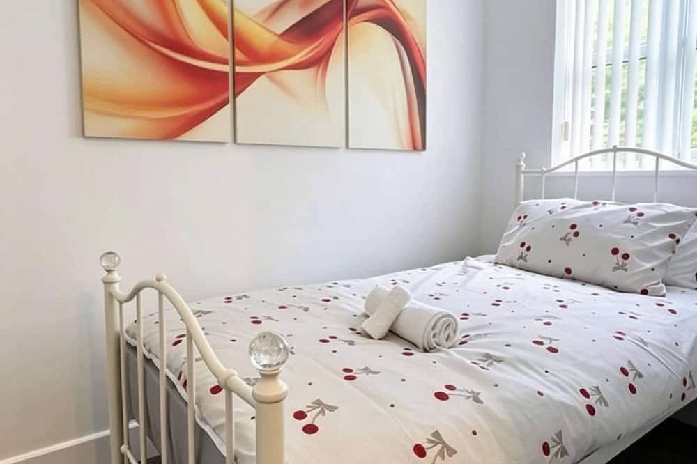 Entire apartment, Welcome to my property in Bolton, Greater Manchester