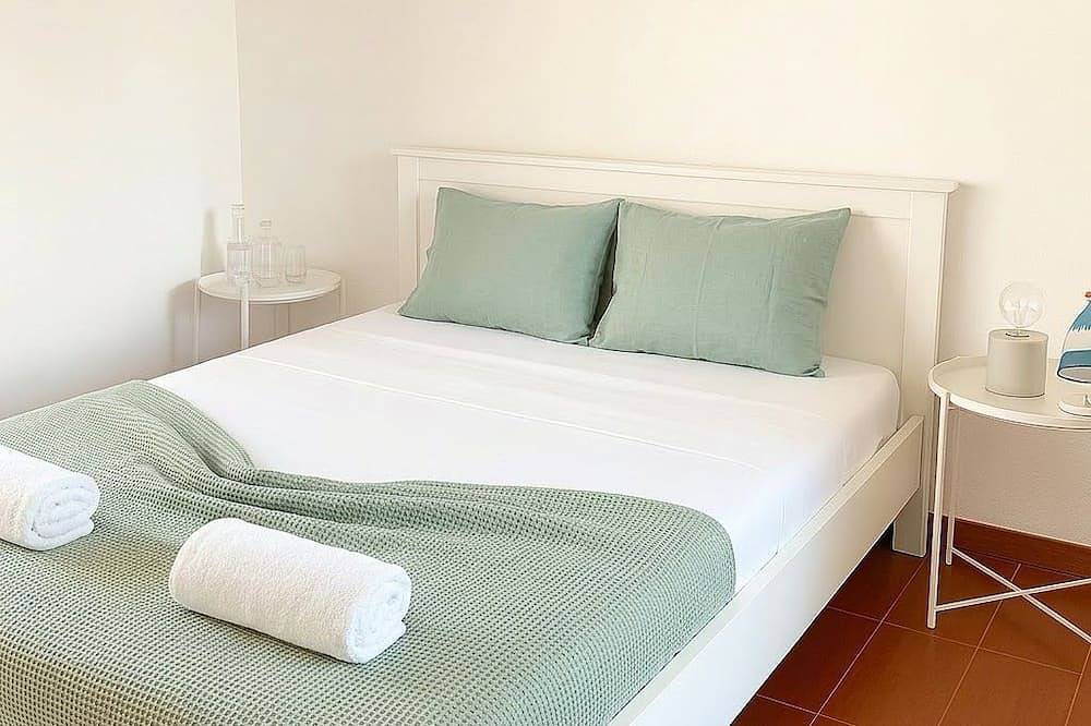 Ganze Wohnung, Gorgeous 2-bedroom apartment in welcoming Nazaré near the beach in Nazaré, Leiria District