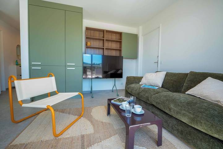 Apartamento entero, Top-floor apartment with a terrace in Annemasse, Región de Saint-Julien-en-Genevois