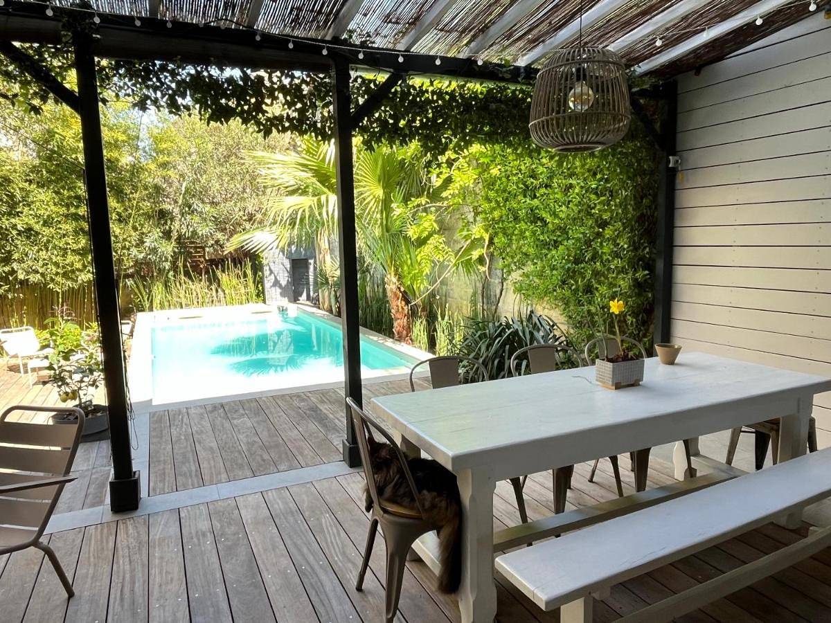 Villa with Private Pool in Bordeaux, Bordeaux region