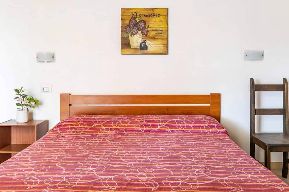 Entire apartment, Mazzarelli Holiday Home - Studio 4 with Balcony in Marina di Ragusa, Ragusa Province