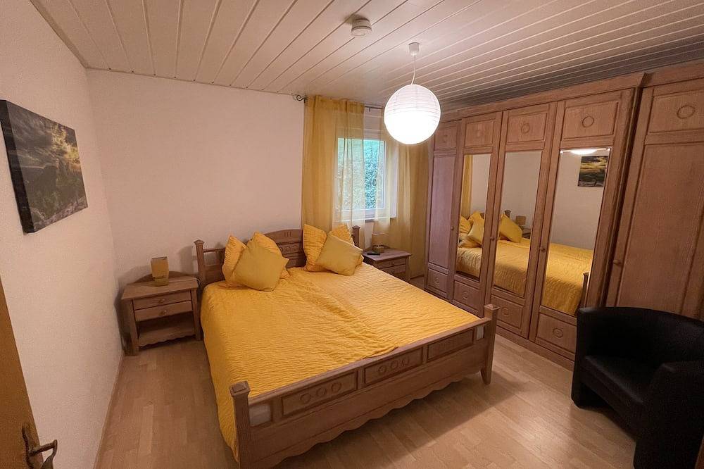 Ganze Wohnung, Große Ferienwohnung in idyllischer Lage mit Massage-Angebot in Bisterschied, Pfälzer Bergland