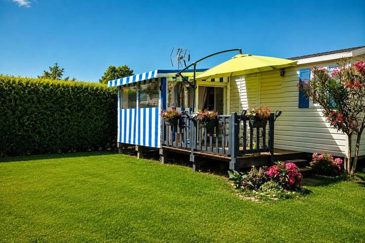 Camping für 4 Personen, mit Garten und Pool - 1
