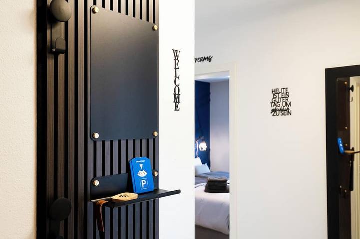 Ganze Wohnung, Ferienwohnung RaiKa / Komfort-Apartment Moers City / inkl. Tiefgaragenstellplatz in Moers, Kreis Wesel