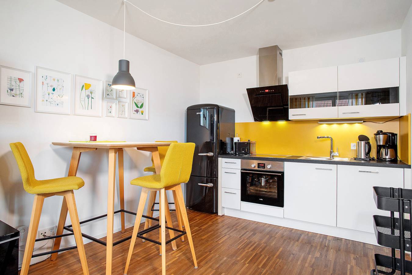 Ganze Wohnung, Ferienwohnung 'Ins Gelbe, 50qm' mit Balkon und Wi-Fi in Langenargen, Region Bodensee-Oberschwaben